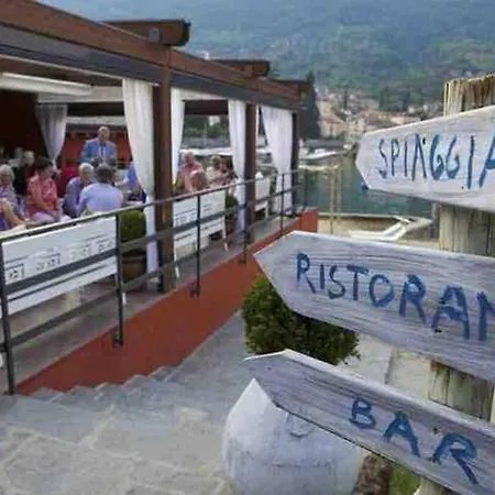 Enjoy 130 Sq.m., Private Garden And Parking Lenno