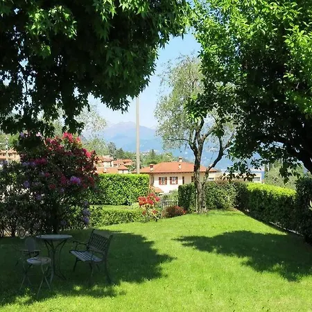 Enjoy 130 Sq.m., Private Garden And Parking * Lenno