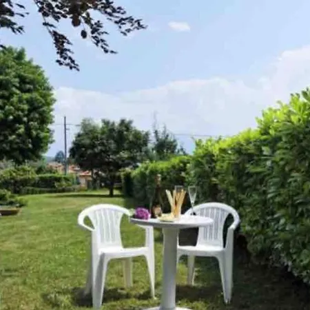 Enjoy 130 Sq.m., Private Garden And Parking * Lenno